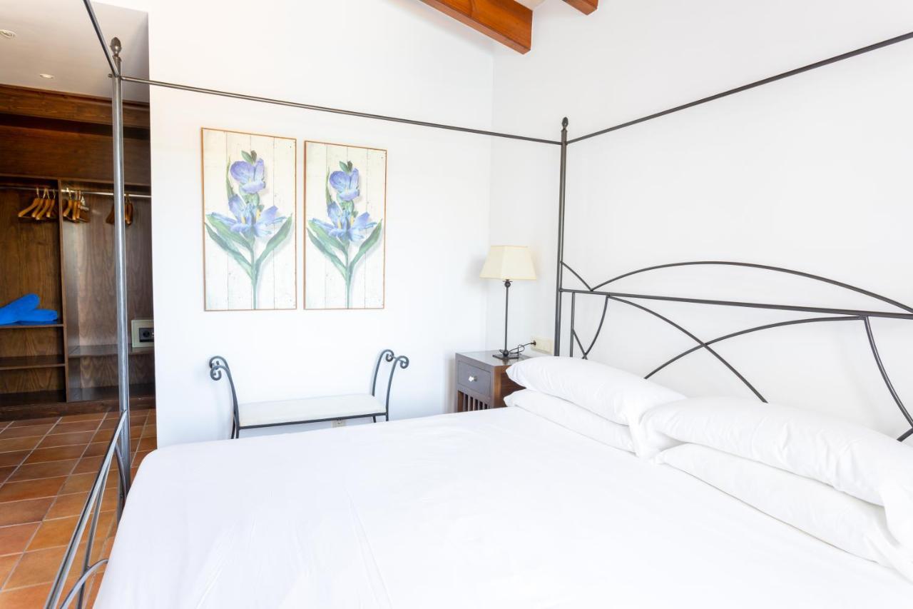 Villas Finesse By Menorcarentals Son Bou Bagian luar foto